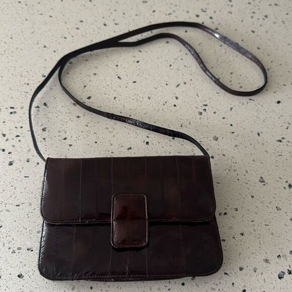 VINTAGE 80s Deep Red Burgundy Genuine EEL Skin Shoulder Bag Clutch Snap Closure - Picture 1 of 14